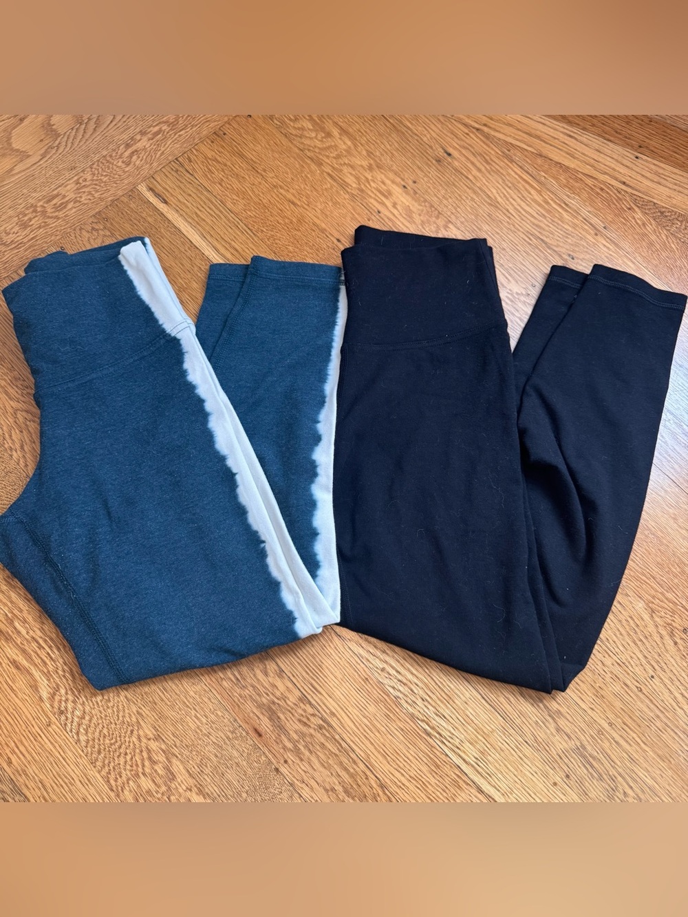 Old Navy Blue Tie-Dye and Black Women’s Sz Small Leggings Set - Like New!